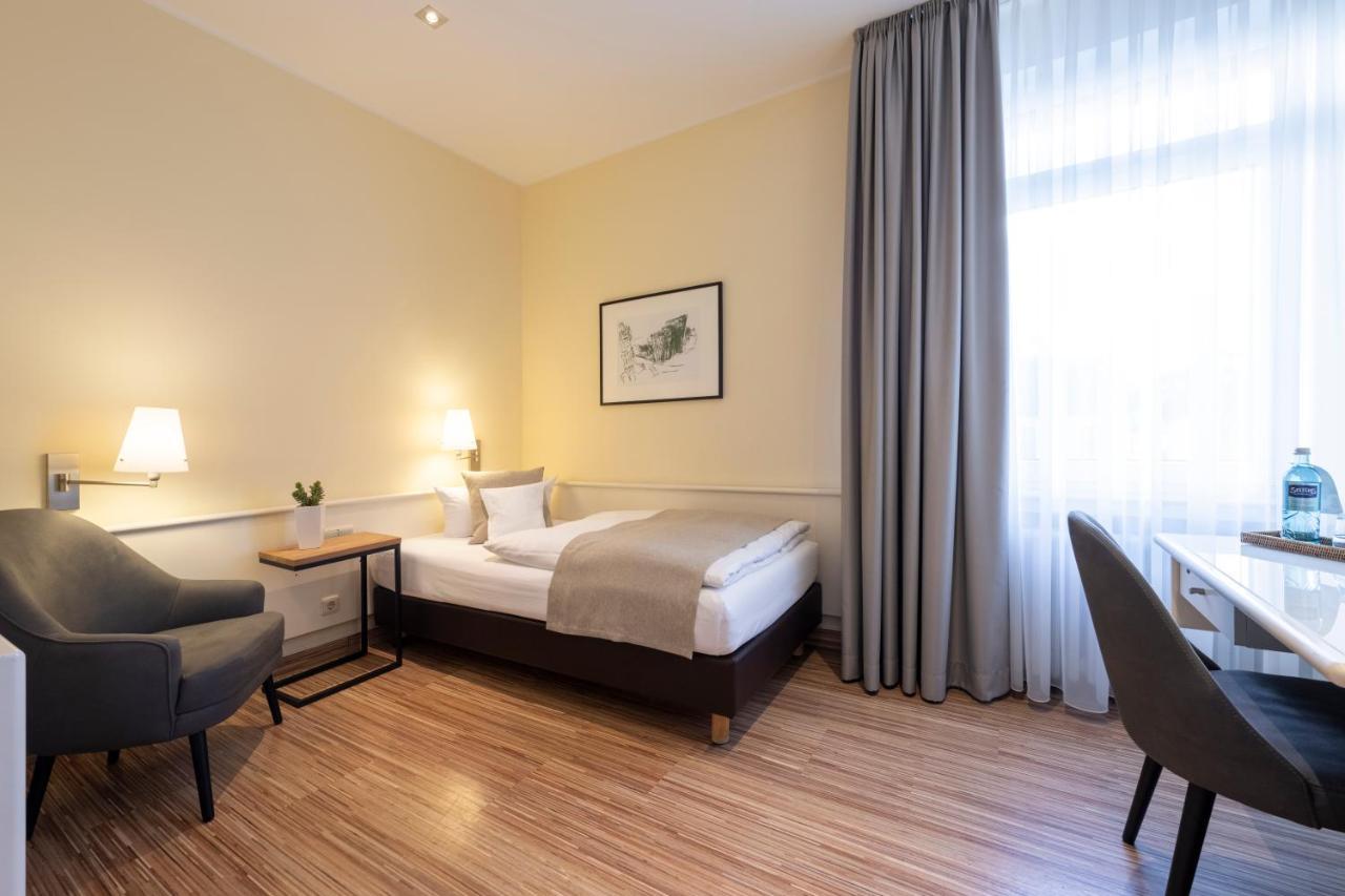Deutscher Hof Hotel *