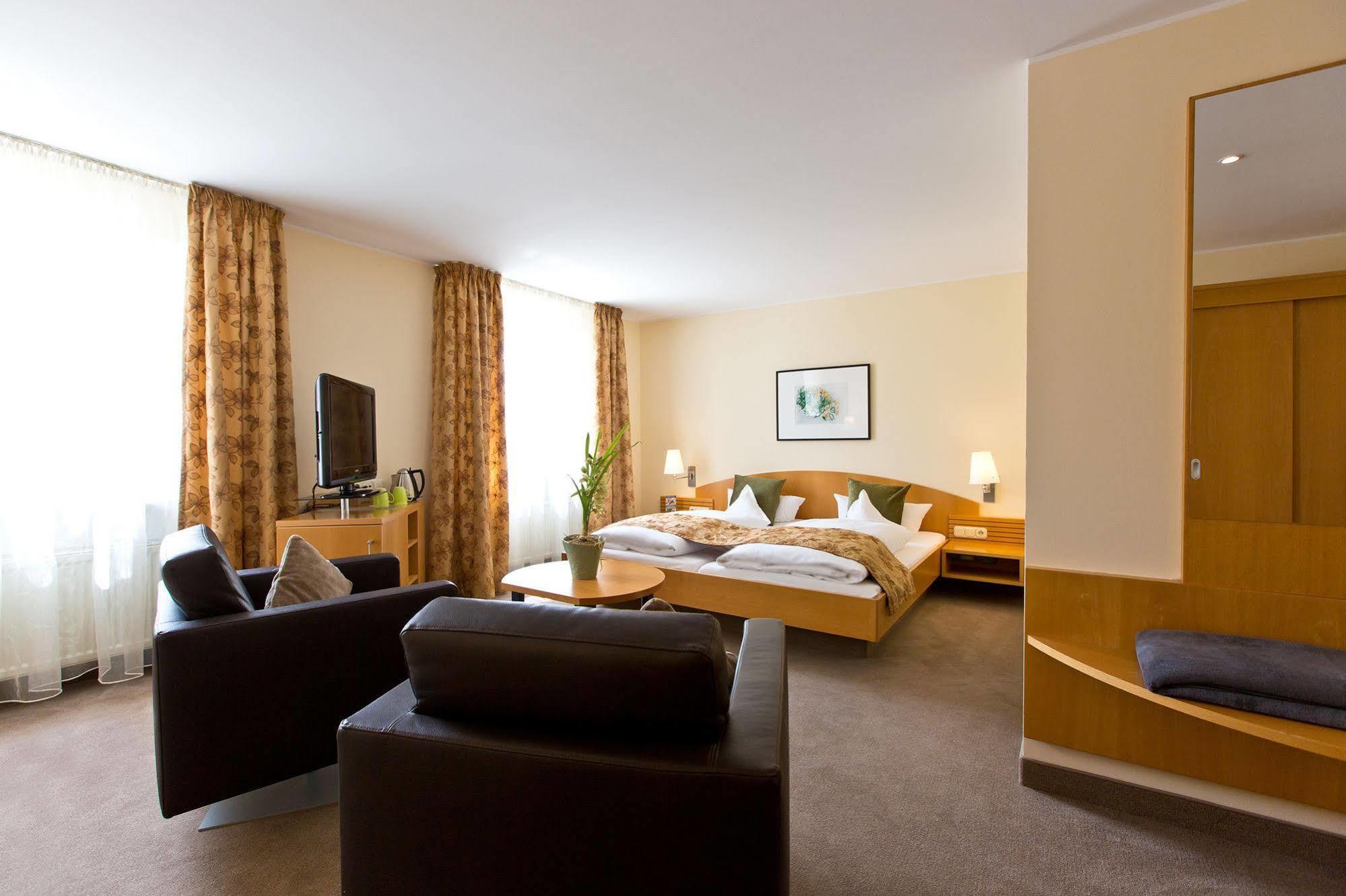 Hotel Deutscher Hof *